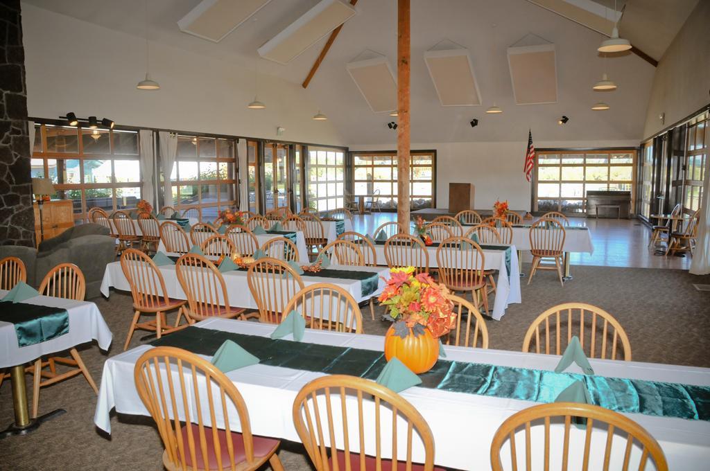 Bend-Sunriver Camping Resort 24 Ft. Yurt 16 المظهر الخارجي الصورة