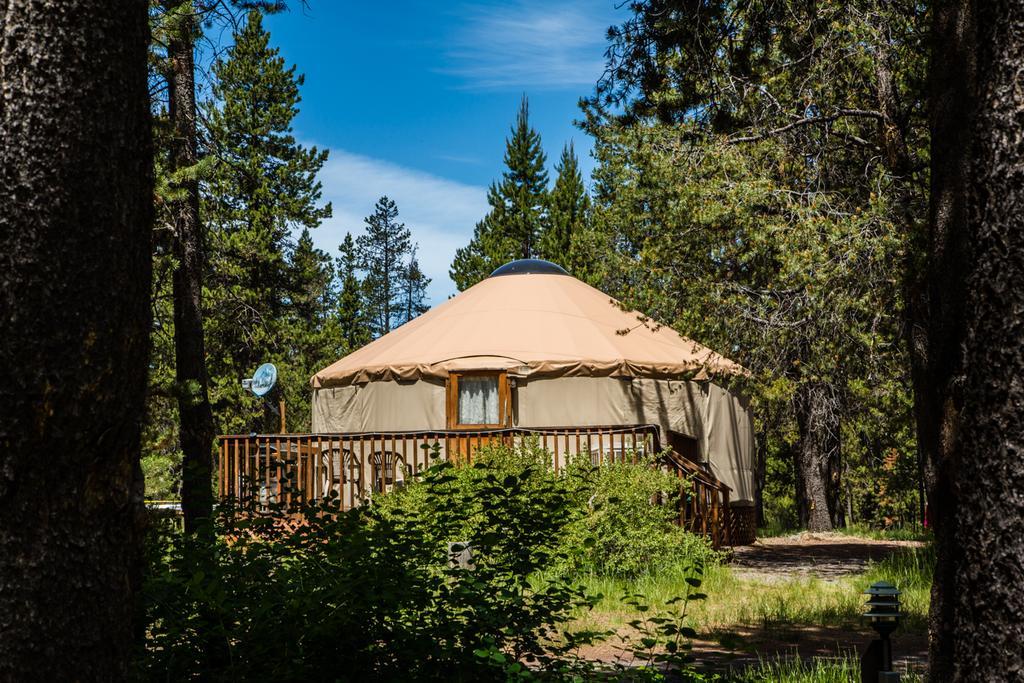 Bend-Sunriver Camping Resort 24 Ft. Yurt 16 المظهر الخارجي الصورة